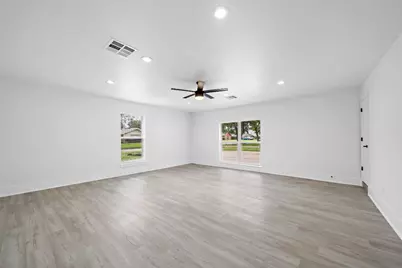 5703 De Milo Drive, Houston, TX 77092 - Photo 23