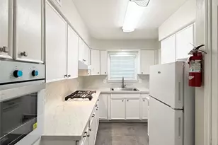 24 Pinedale St, Houston, TX 77006 - Photo 9