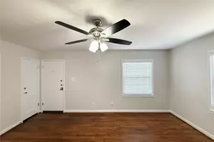 24 Pinedale St, Houston, TX 77006 - Photo 3