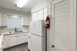 24 Pinedale St, Houston, TX 77006 - Photo 11