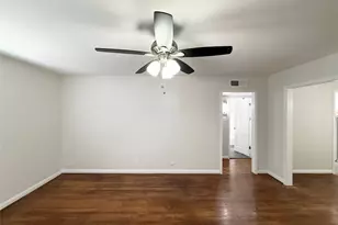24 Pinedale St, Houston, TX 77006 - Photo 5