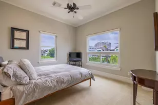 2105 McDuffie St, Houston, TX 77019 - Photo 23