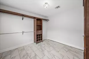 10706 Sugar Hill Dr, Houston, TX 77042 - Photo 15