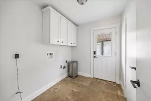 10706 Sugar Hill Dr, Houston, TX 77042 - Photo 21