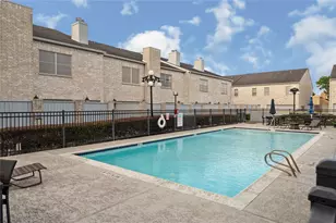 332 Wilcrest Dr, Houston, TX 77042 - Photo 3
