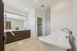 427 W 27th St, Houston, TX 77008 - Photo 17