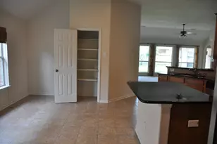 12814 Quail Creek Dr, Pearland, TX 77584 - Photo 13