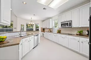 8026 Trophy Pl Dr, Humble, TX 77346 - Photo 13