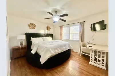 5329 Pagewood Lane, Houston, TX 77056 - Photo 11