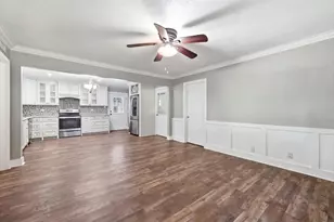 407 Cypress Ave, Winnie, TX 77665 - Photo 9