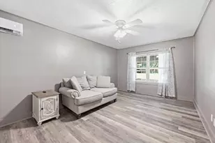 407 Cypress Ave, Winnie, TX 77665 - Photo 7