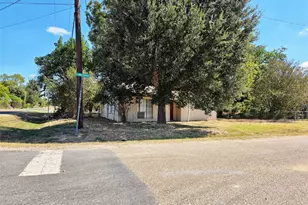 111 S Harvey House Rd, Somerville, TX 77879 - Photo 3