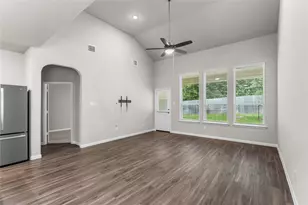 4362 McGregor Blf Ln, Conroe, TX 77304 - Photo 11