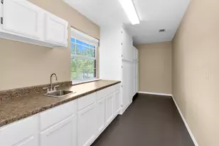 1915 E Lake Dr, Huntsville, TX 77340 - Photo 21