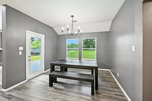 319 S Jamison St, La Porte, TX 77571 - Photo 11