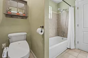1010 E Belgravia Dr, Pearland, TX 77584 - Photo 9