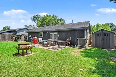 1010 E Belgravia Drive, Pearland, TX 77584 - Photo 13