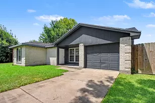 1010 E Belgravia Dr, Pearland, TX 77584 - Photo 3