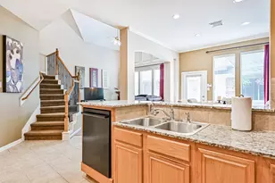 3318 Silverbrook Ln, Pearland, TX 77584 - Photo 9