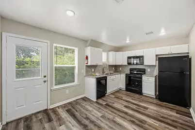 513 Avenue I, Conroe, TX 77301 - Photo 23