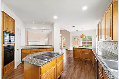 7319 Emerald Glen Drive, Sugar Land, TX 77479 - Photo 9