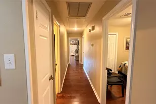 7055 Shanahan Dr, Beaumont, TX 77706 - Photo 13