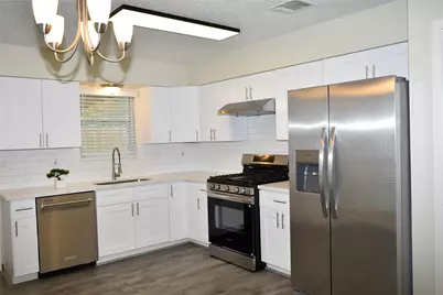 2511 Maple Tree Court, Stafford, TX 77477 - Photo 5