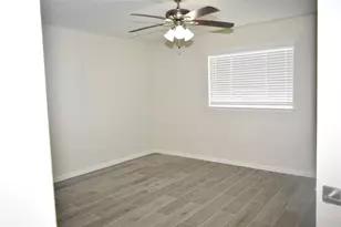2511 Maple Tree Ct, Stafford, TX 77477 - Photo 15