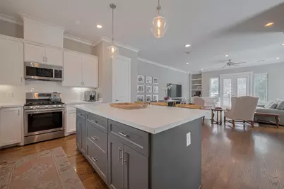 2604 Bevis Street #E, Houston, TX 77008 - Photo 17