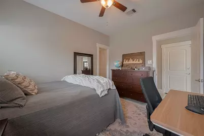 2604 Bevis Street #E, Houston, TX 77008 - Photo 11
