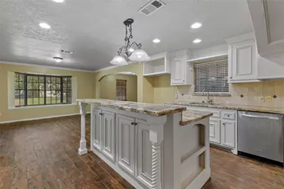 10703 Crestfield Court, Houston, TX 77070 - Photo 5