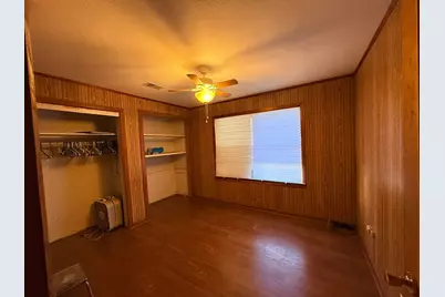 2213 17th Avenue N, Texas City, TX 77590 - Photo 9