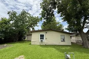 2213 17th Ave N, Texas City, TX 77590 - Photo 13