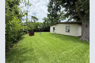 2213 17th Avenue N, Texas City, TX 77590 - Photo 15