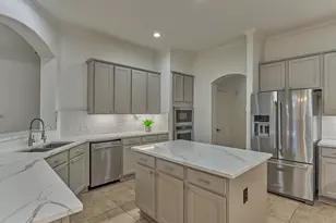 94 Oriel Oaks Cir, The Woodlands, TX 77382 - Photo 13