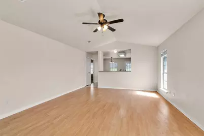 109 Bolero Way, Huntsville, TX 77340 - Photo 3