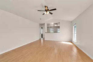 109 Bolero Way, Huntsville, TX 77340 - Photo 3