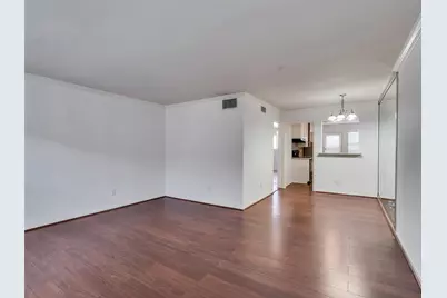 5230 Arboles Drive #4, Houston, TX 77035 - Photo 7