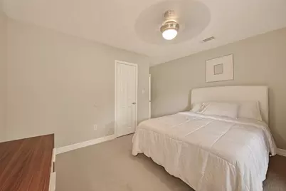 11102 Hillcroft Avenue, Houston, TX 77096 - Photo 25