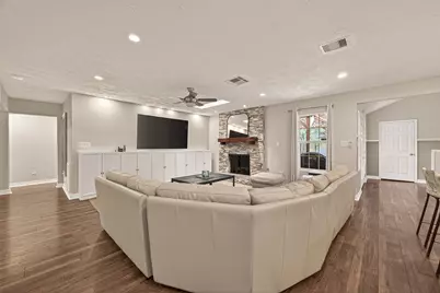 11102 Hillcroft Avenue, Houston, TX 77096 - Photo 9