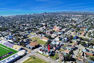 1213 28th St, Galveston, TX 77550 - Photo 29