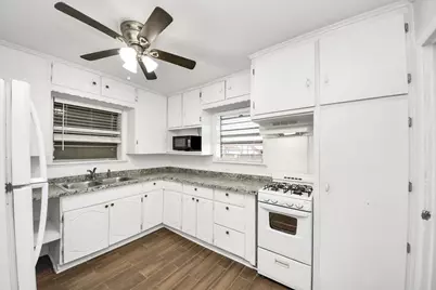 1213 28th Street, Galveston, TX 77550 - Photo 7