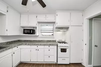 1213 28th Street, Galveston, TX 77550 - Photo 19