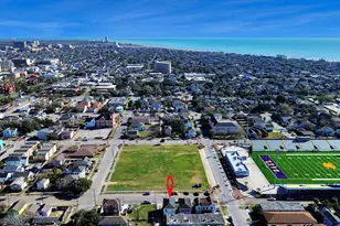 1213 28th St, Galveston, TX 77550 - Photo 31