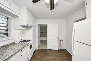 1213 28th St, Galveston, TX 77550 - Photo 19