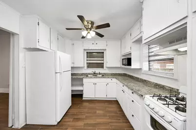 1213 28th Street, Galveston, TX 77550 - Photo 17