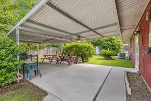 6051 Willow Glen Dr, Houston, TX 77033 - Photo 5