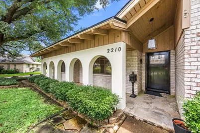 2210 S Memorial Court, Pasadena, TX 77502 - Photo 5