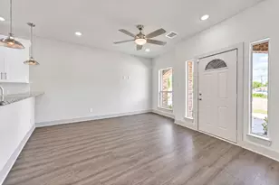 5025 Mallow St, Houston, TX 77033 - Photo 3
