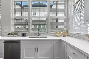 6054 Kansas St, Houston, TX 77007 - Photo 9